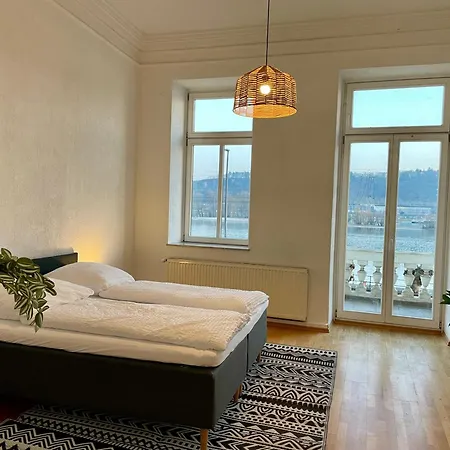 Rhine View Stay By The Drosselgasse! Rüdesheim am Rhein